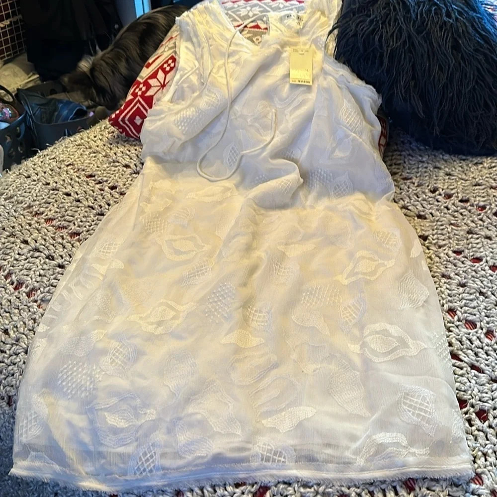 MAX STUDIO  BNWT Stunning white dress